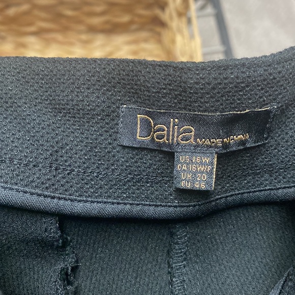 Dalia dress pants - go with everything! - Picture 3 of 5